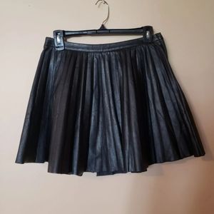 Divided Pleated Skirt